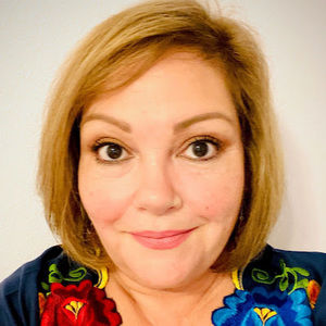 Meet your Posher, Adelina